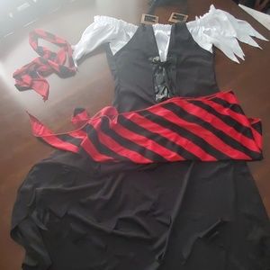Womens pirate costume